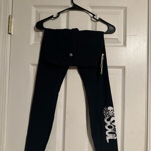 Black lulu lemon soul cycle leggings